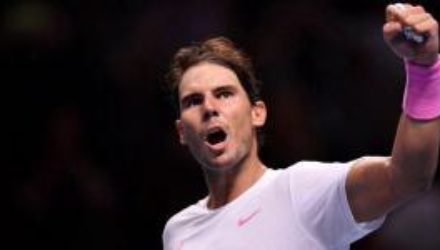 Первая ракетка мира Надаль переиграл Циципаса на Итоговом турнире ATP