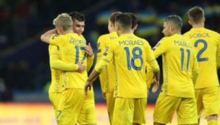 Нападающий сборной Украины избежал перелома в матче за клуб