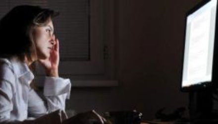 Ночная работа повышает риск заболевания онкологией — ученые