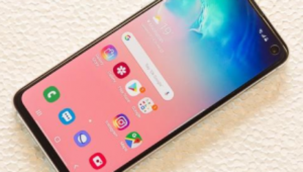 Не можете оторваться от смартфона? Исследование связывает это с чувством неполноценности