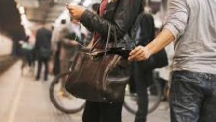 Полезно для туристов: как не стать жертвой карманника