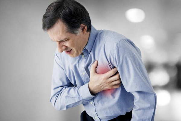 Инфаркт у мужчин: какие симптомы, как оказывать первую помощь и можно ли предотвратить?