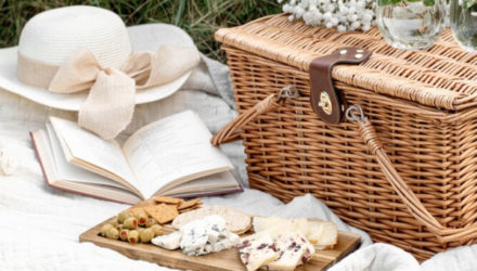 Не брать на пикник: продукты, которыми проще всего отравиться летом