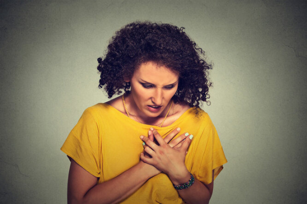 Женщины чаще мужчин умирают через год после сердечного приступа — исследование