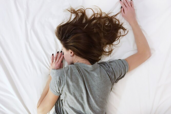 Как поза сна влияет на здоровье