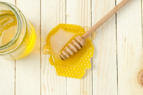 Почему нельзя пить натощак воду с мёдом