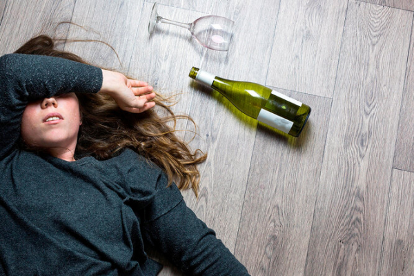 Почему отравление алкоголем может быть смертельно опасным?