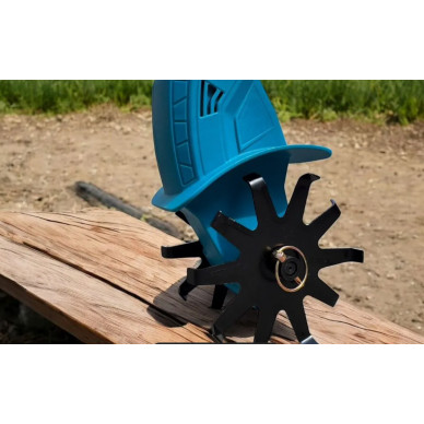 
				Культиватор для обработки почвы на садовом участке			